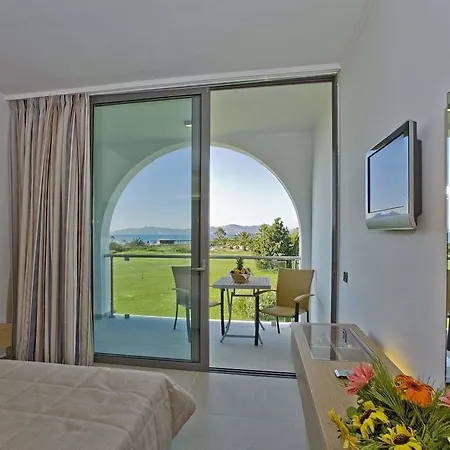 Caravia & 4* Marmári