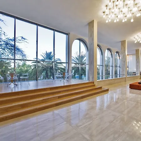 Caravia & 4* Marmári